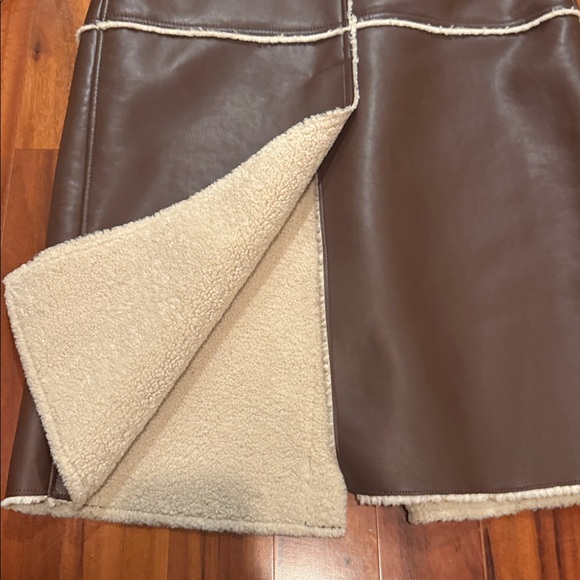 Song of Style Brown Faux Leather with Cream Interior - Picture 11 of 11